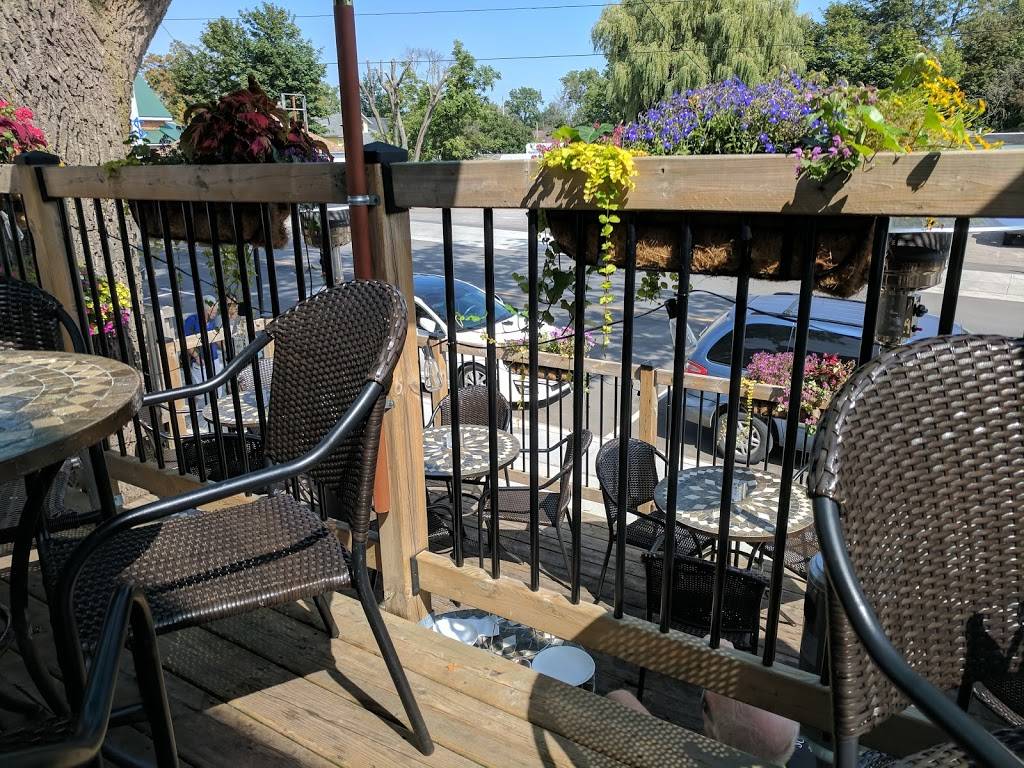 Twoeleven Main | restaurant | 211 Main St, Port Dover, ON N0A 1N0, Canada | 5195833251 OR +1 519-583-3251