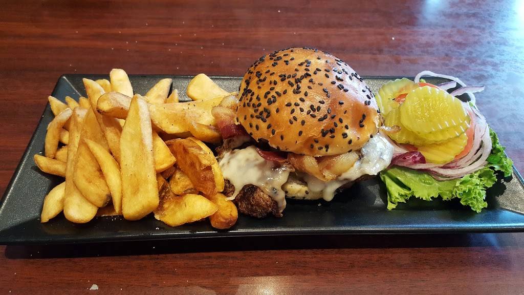 Rias Restaurant & Lounge | night club | 6955, 3550 W Edgewood Dr, Jefferson City, MO 65109, USA | 5736365221 OR +1 573-636-5221