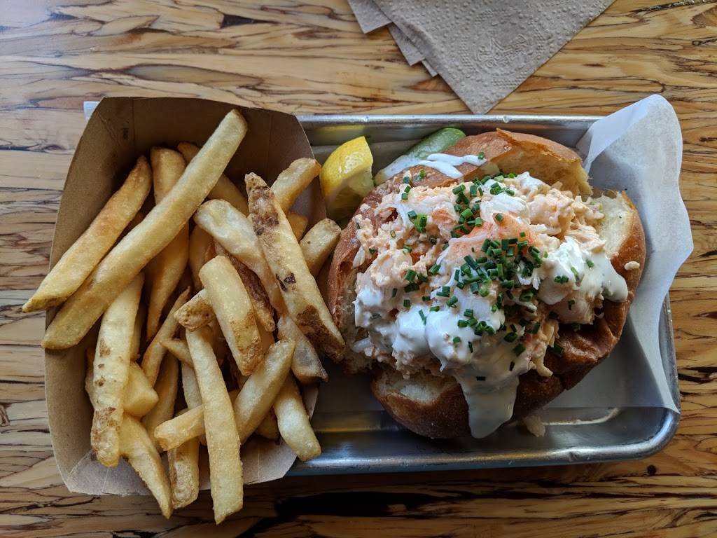 Slapfish | restaurant | 101 W Avenida Vista Hermosa, San Clemente, CA 92672, USA | 9495585090 OR +1 949-558-5090