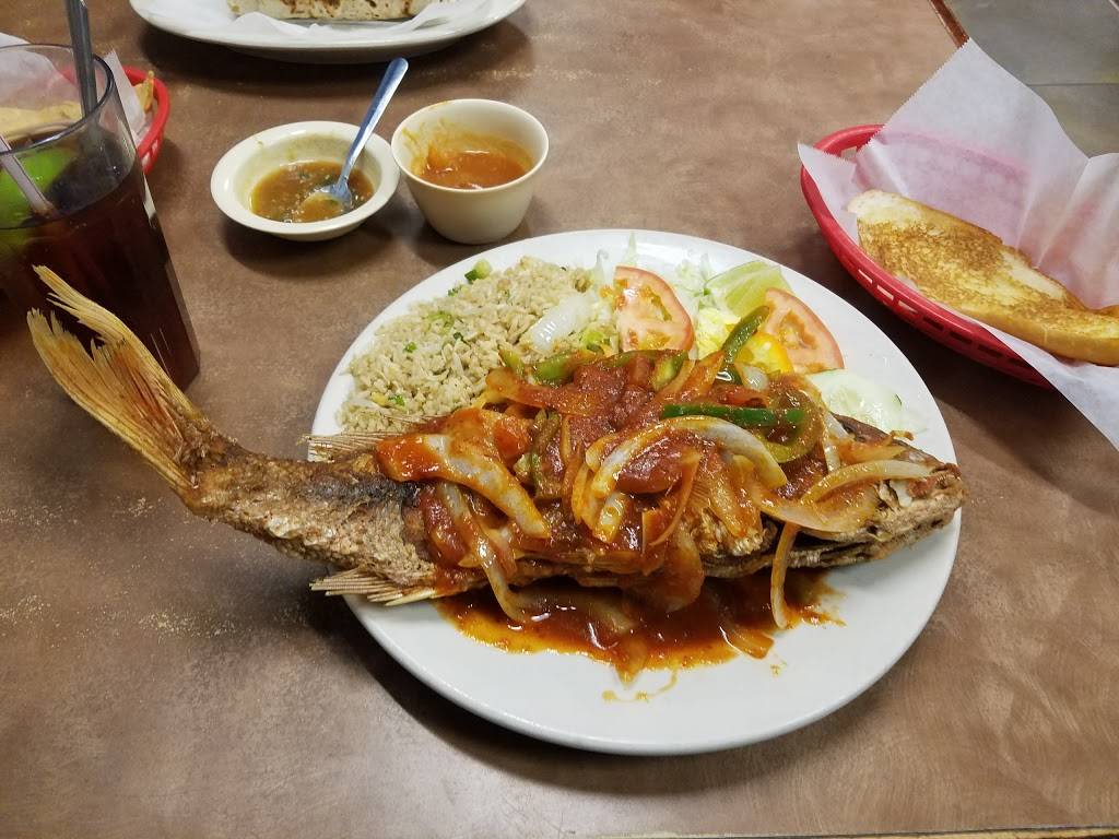 Ostioneria Michoacan | restaurant | 11402 N Fwy Service Rd, Houston, TX 77060, USA | 2819993995 OR +1 281-999-3995