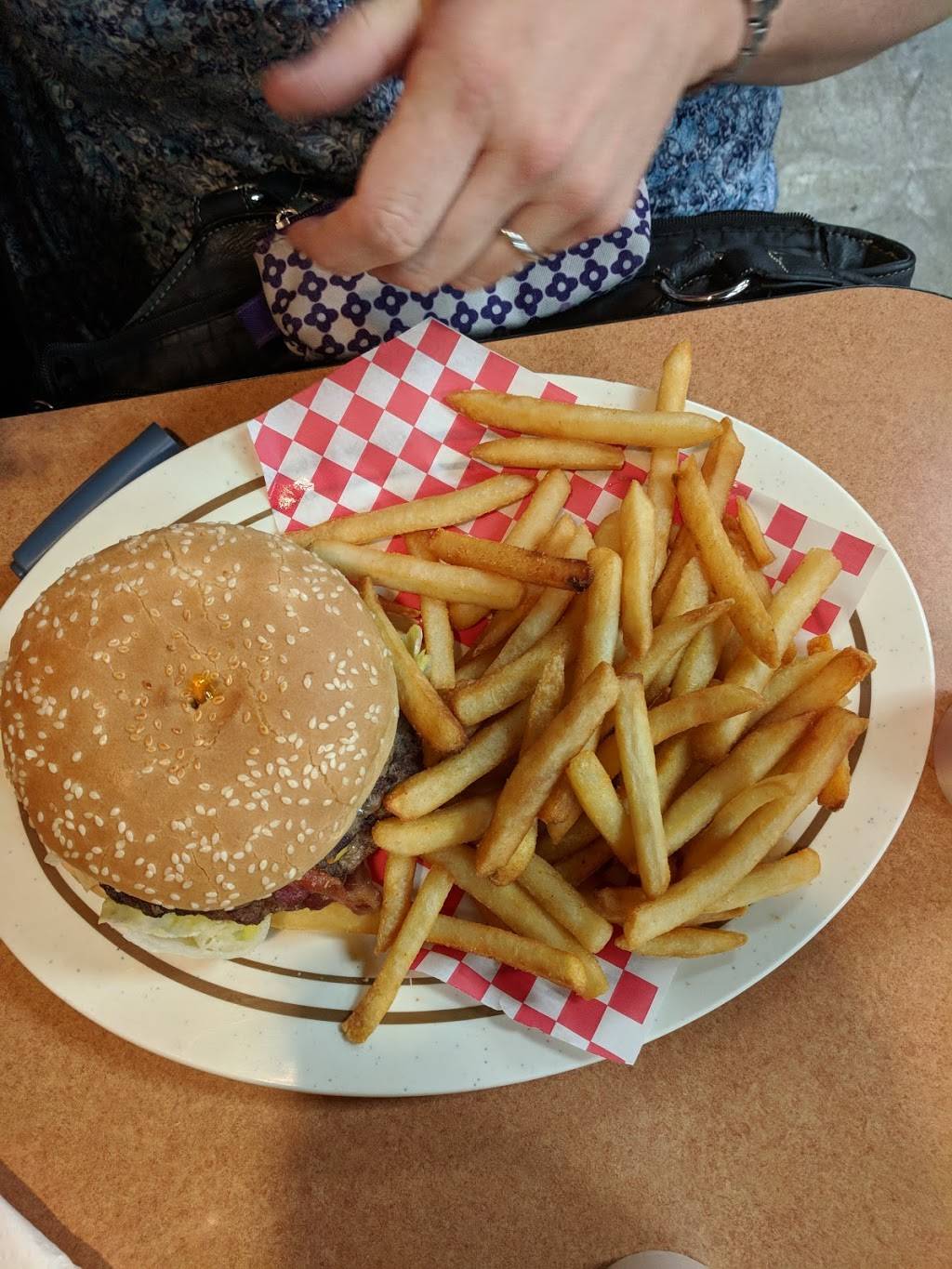 The WORKZ BURGERS | restaurant | 1748 E Ave. J, Lancaster, CA 93535, USA | 6612067884 OR +1 661-206-7884