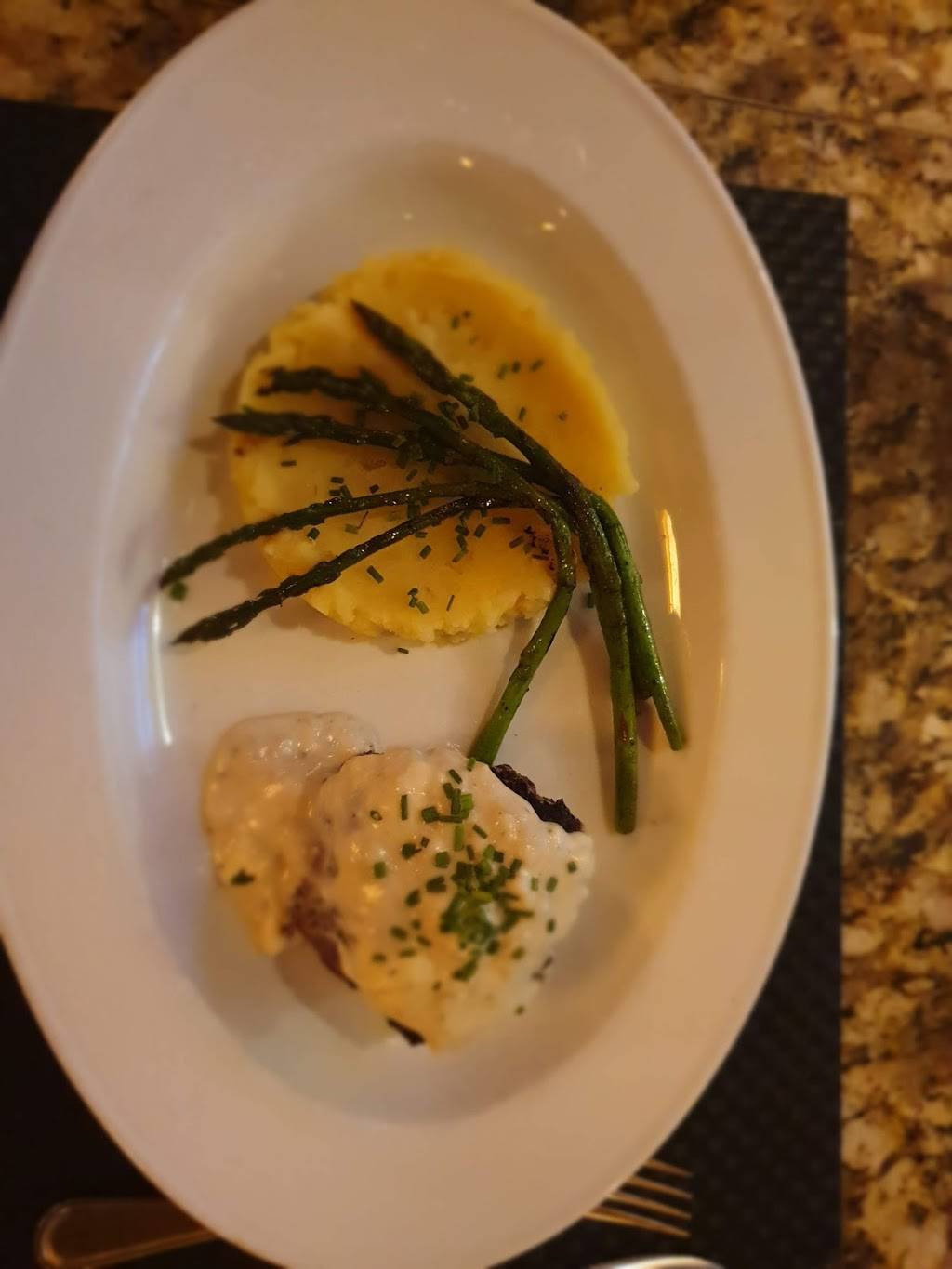 Shoemakers | restaurant | 1312 Commerce St, Lynchburg, VA 24504, USA | 4344551510 OR +1 434-455-1510