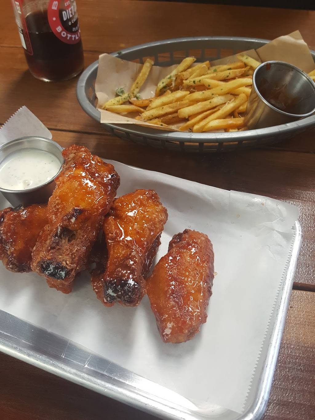 Lincoln Kitchen & Tap | restaurant | 2118 N Broadway, Los Angeles, CA 90031, USA | 3233523331 OR +1 323-352-3331