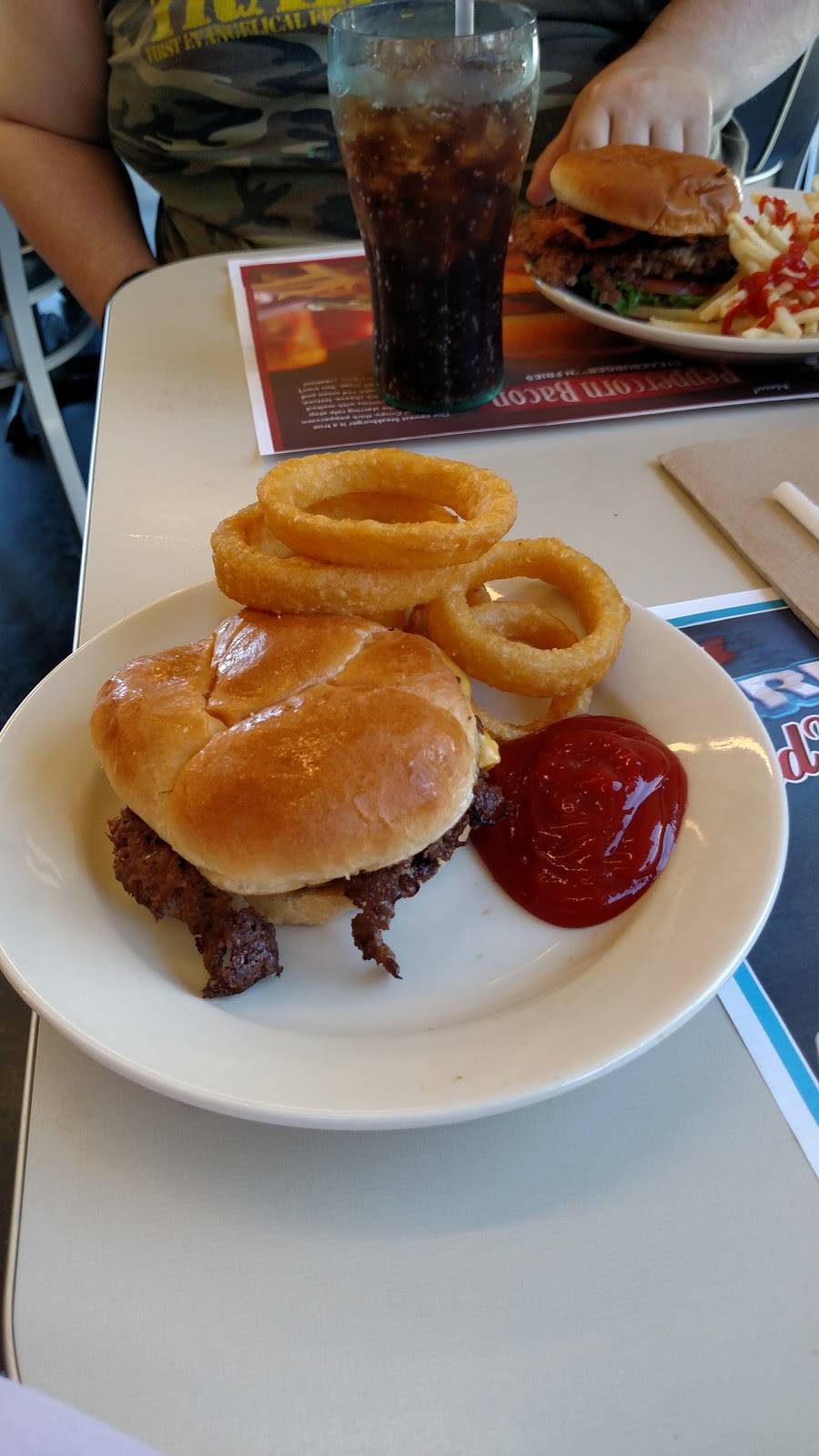 Steak n Shake | restaurant | 210 Cassidy Blvd, Pikeville, KY 41501, USA | 6065093663 OR +1 606-509-3663