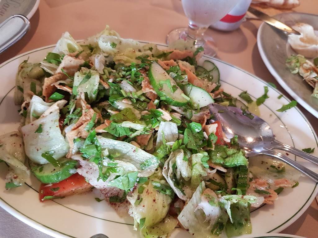 Restaurant Daou | restaurant | 2373 Boulevard Marcel-Laurin, Saint-Laurent, QC H4R 1K4, Canada | 5143341199 OR +1 514-334-1199