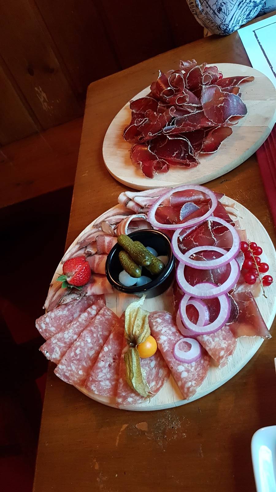 Mazot Suisse | restaurant | 5320 Boulevard Labelle, Val-Morin, QC J0T 2R0, Canada | 4502292553 OR +1 450-229-2553