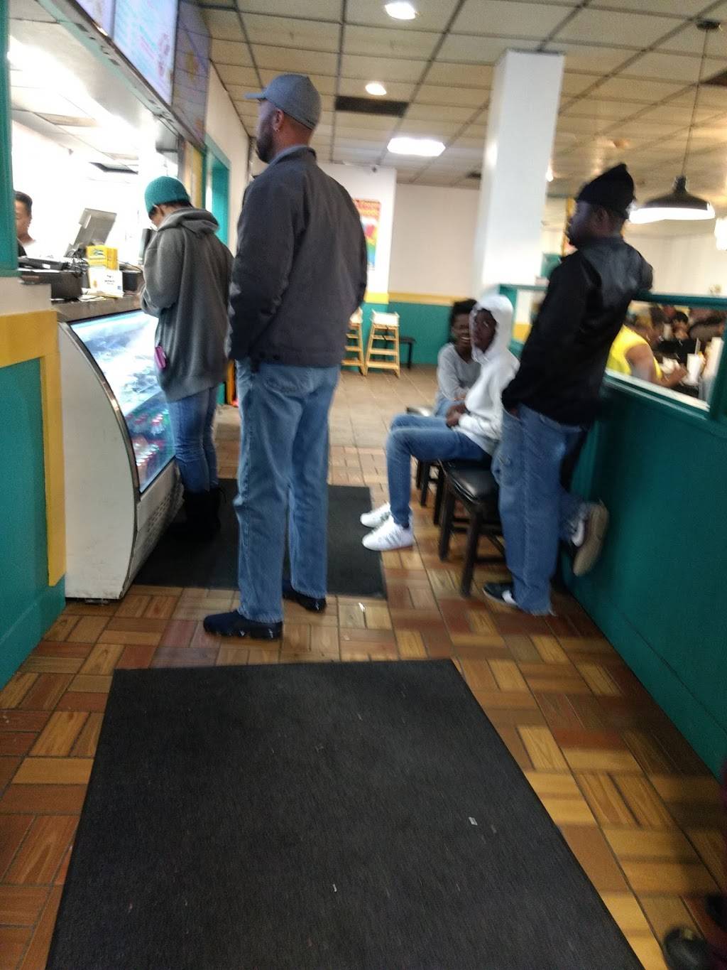 Sharks Fish & Chicken | restaurant | 901 N Washington St, Forrest City, AR 72335, USA | 8706308110 OR +1 870-630-8110