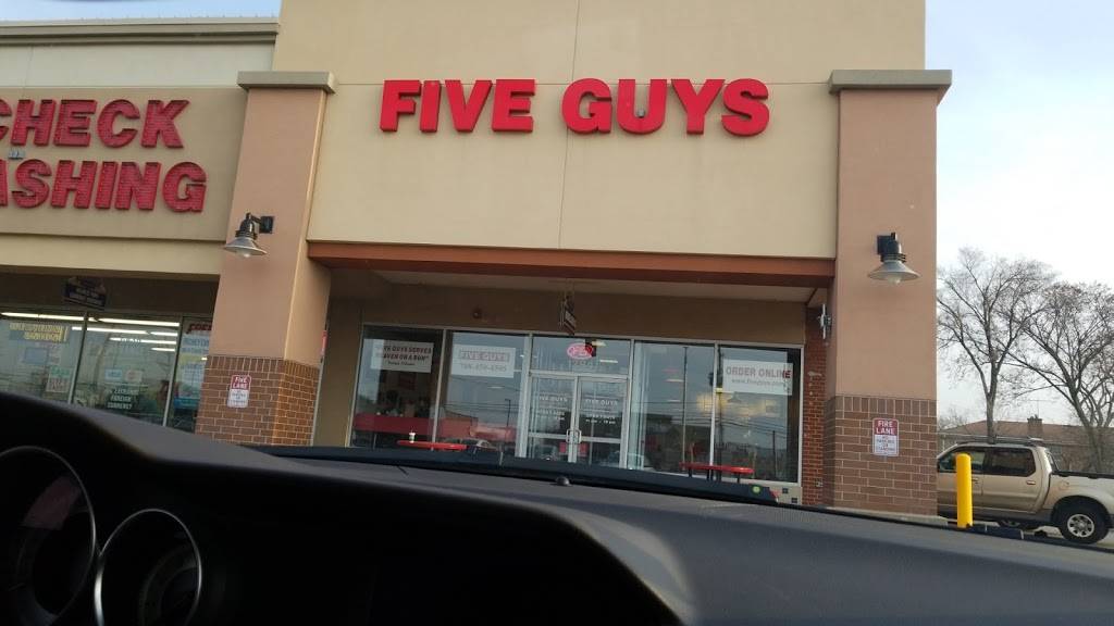 Five Guys | meal takeaway | 1384 Winston Plaza, Melrose Park, IL 60160, USA | 7084504505 OR +1 708-450-4505