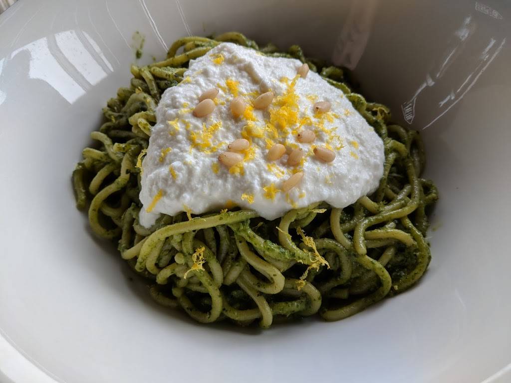 Levetto | restaurant | 15975 Bayview Ave #5, Aurora, ON L4G 0S3, Canada | 6474781011 OR +1 647-478-1011