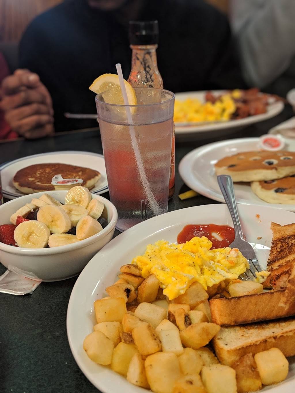 Johnnys Original Eatery | restaurant | 850 King St W, Oshawa, ON L1J 2L5, Canada | 9055767748 OR +1 905-576-7748