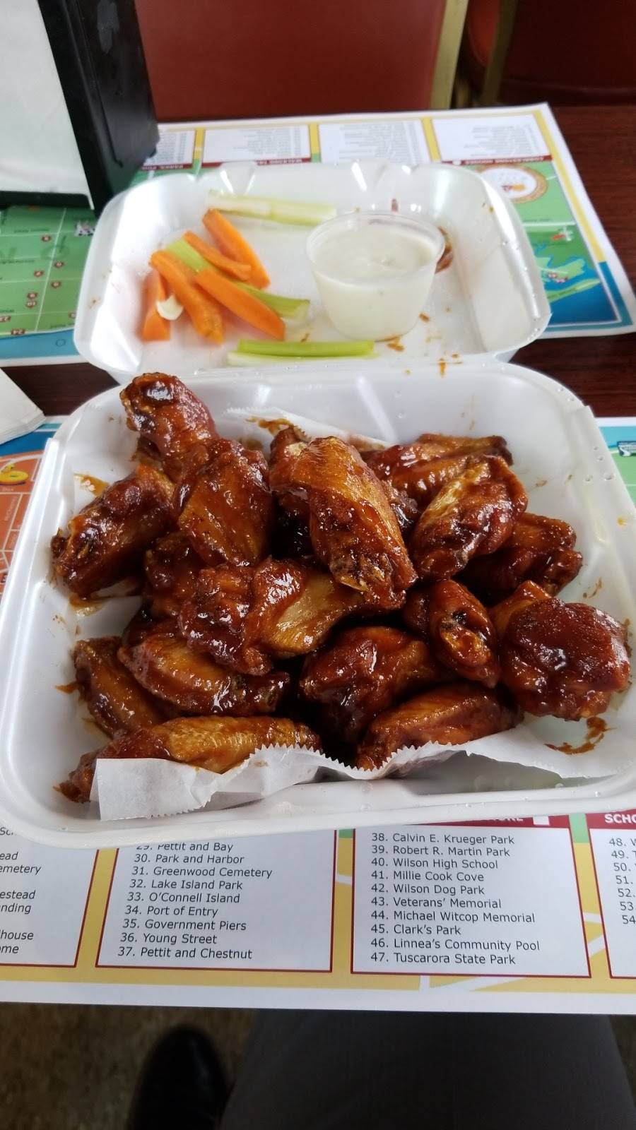 Mattys Pizzeria | restaurant | 288 Young St, Wilson, NY 14172, USA | 7167513907 OR +1 716-751-3907