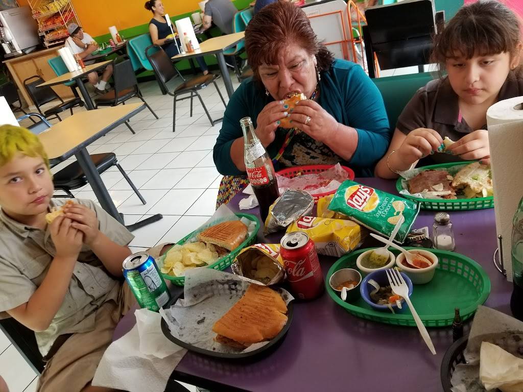 La Vista Tortas & Mas | restaurant | 2021 Mangum Rd, Houston, TX 77092, USA | 7136824422 OR +1 713-682-4422