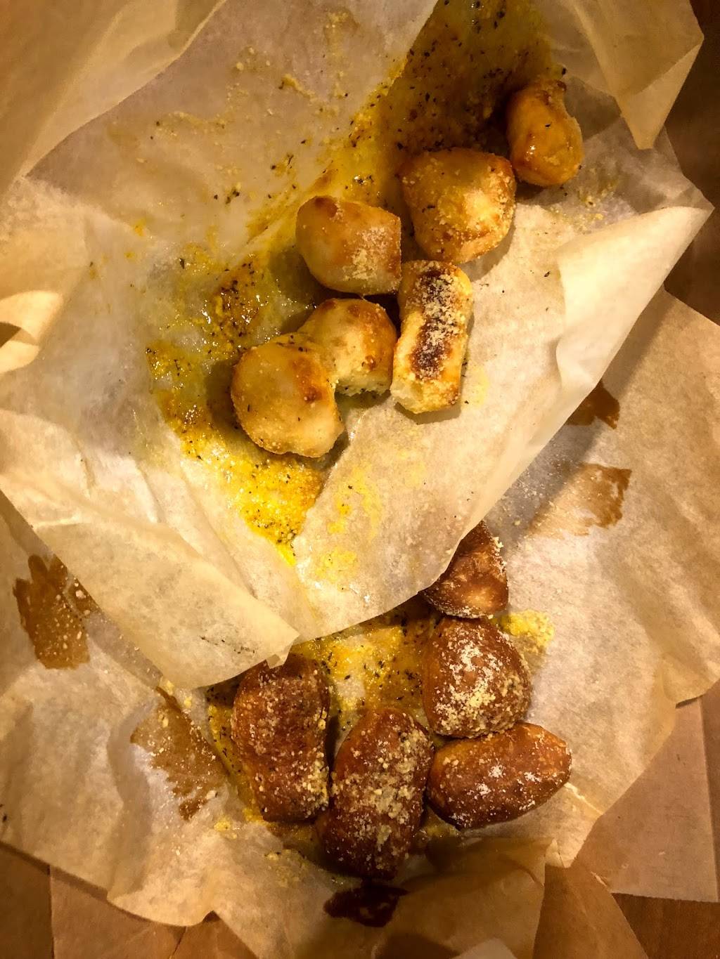 Dominos Pizza | meal delivery | 402 E Wheatland Rd # 404, Duncanville, TX 75116, USA | 9727800900 OR +1 972-780-0900