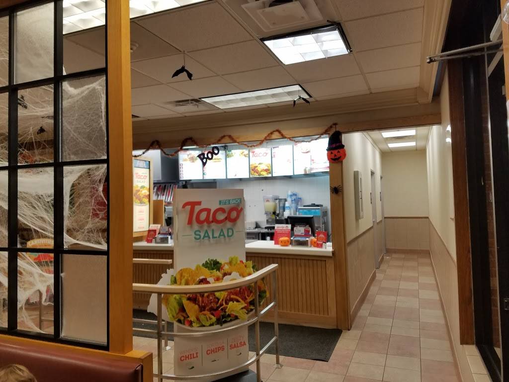 Wendys | restaurant | 2560 Skokie Valley Rd, Highland Park, IL 60035, USA | 8474322590 OR +1 847-432-2590