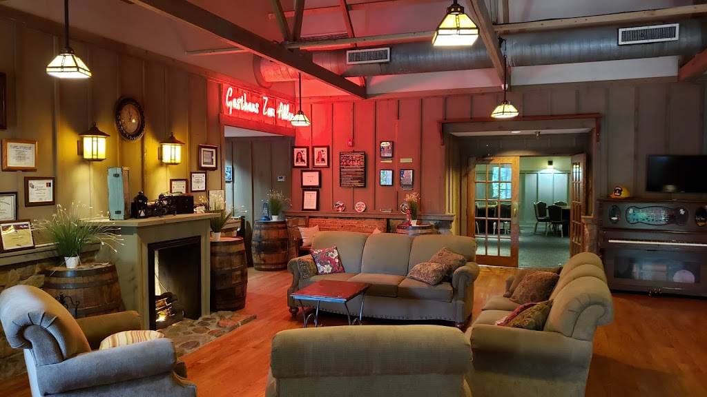 Smokehaus Restaurant | night club | 6633 Sportsmans Ln, Clarksville, TN 37042, USA | 2707984993 OR +1 270-798-4993