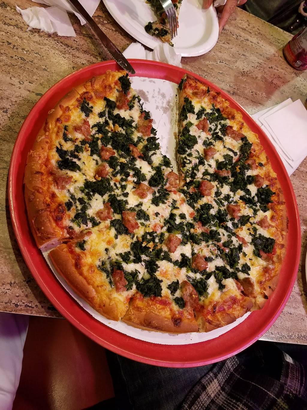 Pizzarama Drive-In | restaurant | 625 Broad St, New London, CT 06320, USA | 8604421738 OR +1 860-442-1738