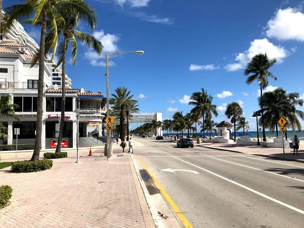 Harbor Shops | shopping mall | 1900- 1947 Cordova Rd, Fort Lauderdale, FL 33316, USA | 9545244578 OR +1 954-524-4578