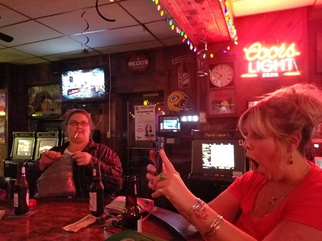 Gords Pub | restaurant | 210 Main St, Neenah, WI 54956, USA | 9207224575 OR +1 920-722-4575