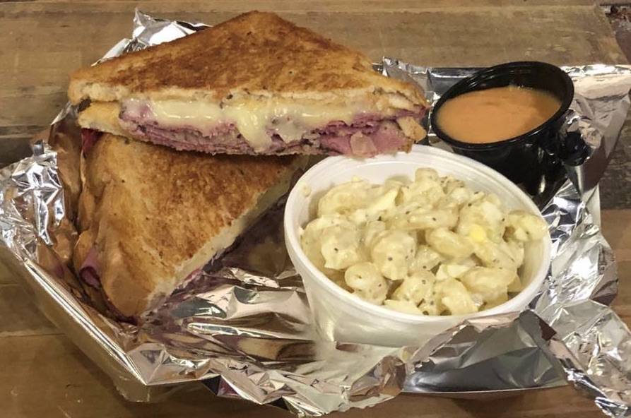 Bouncin’ Bean Coffee & Tea Cafe | cafe | 2 S Main St, Hartford, OH 43013, USA | 7408935034 OR +1 740-893-5034