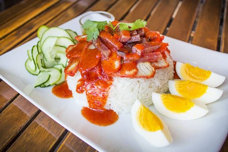 Red Pig Asian Kitchen | restaurant | 2932 N Broadway, Chicago, IL 60657, USA | 7734729999 OR +1 773-472-9999