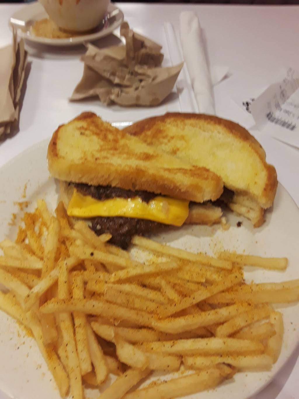 Steak n Shake | restaurant | 719 Myatt Dr, Madison, TN 37115, USA | 6158608158 OR +1 615-860-8158