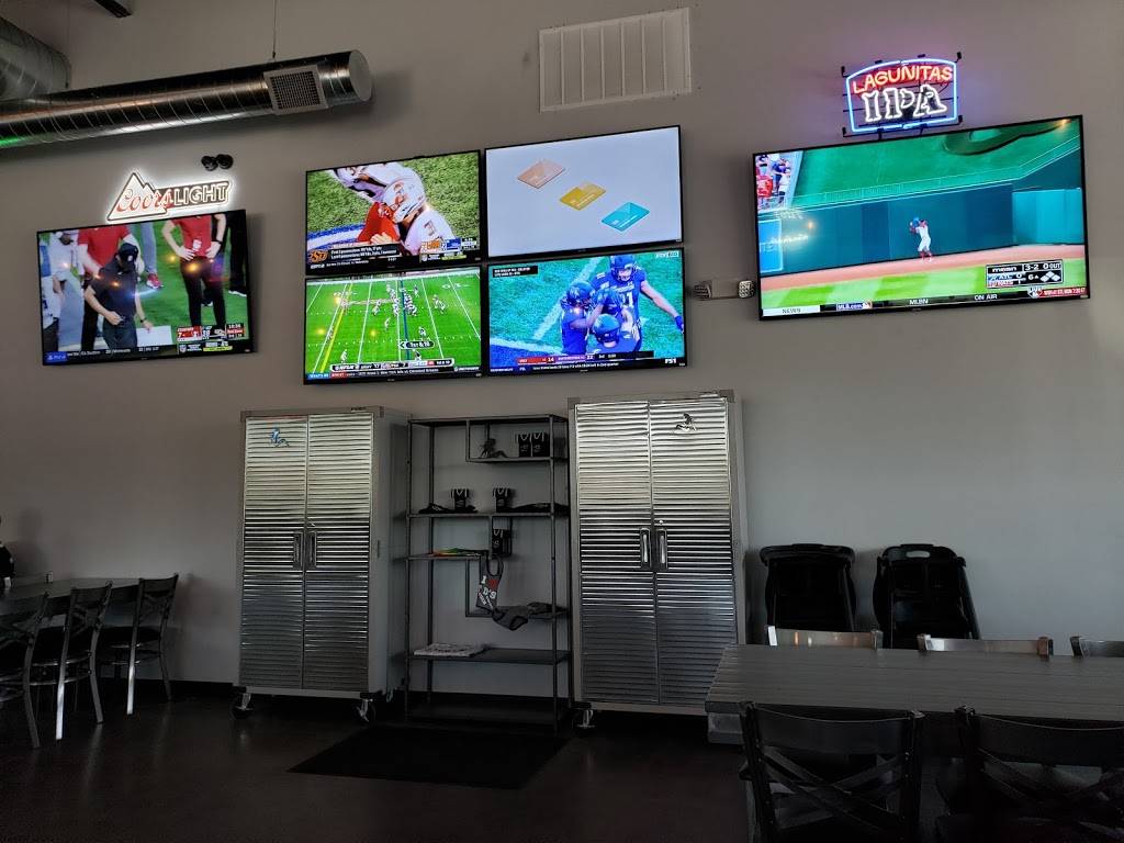 Tight Ends Sports Bar & Grill | restaurant | 524 S Seneca St, Wichita, KS 67213, USA | 3165002345 OR +1 316-500-2345