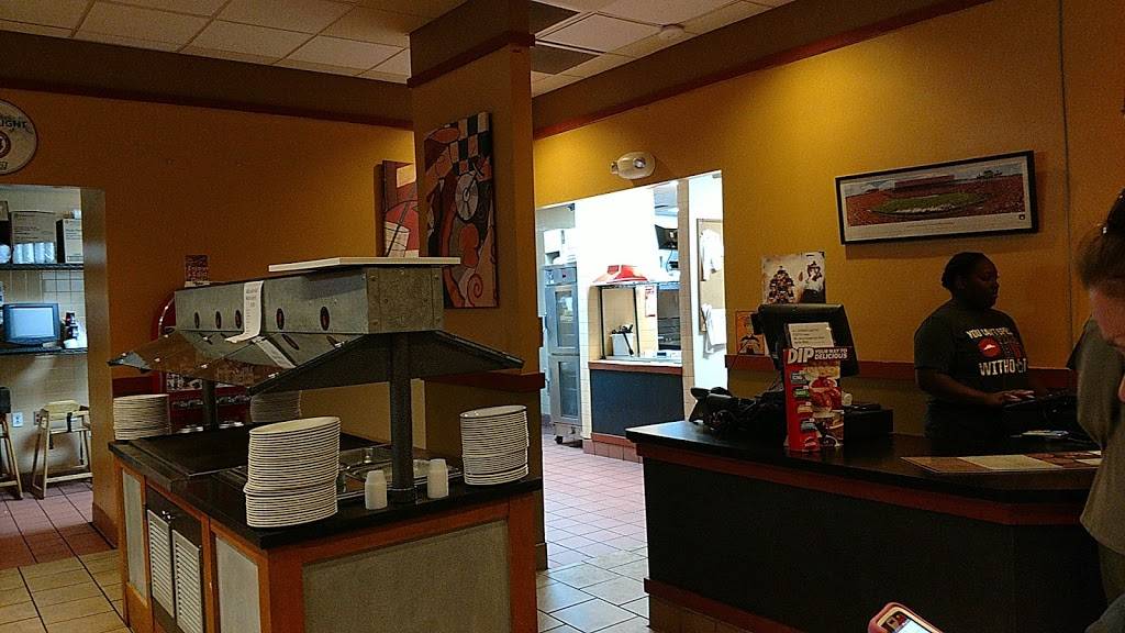 Pizza Hut | meal takeaway | 1923 S College St, Auburn, AL 36832, USA | 3343211060 OR +1 334-321-1060