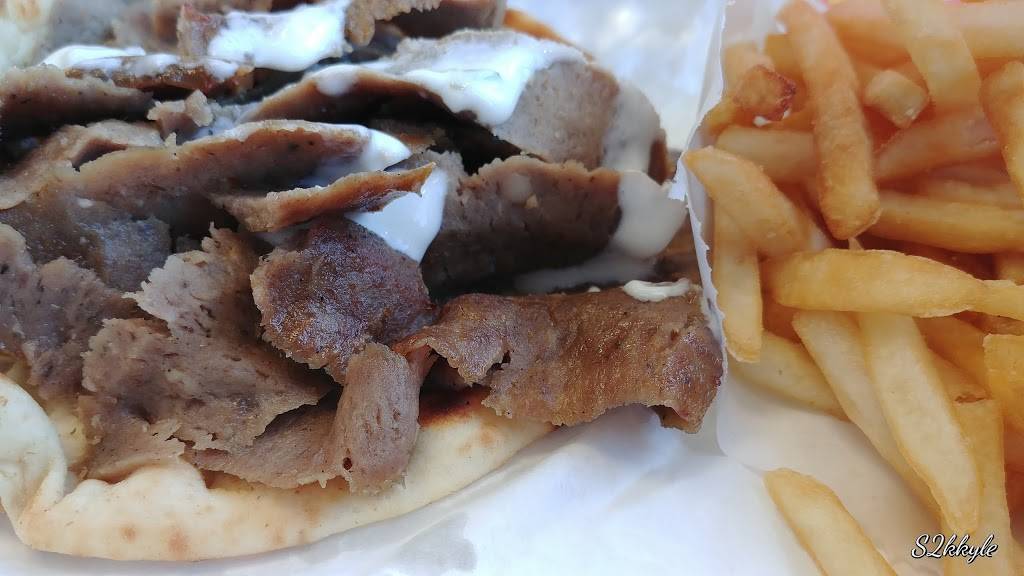 Lukes | restaurant | 2 L W Besinger Dr, Carpentersville, IL 60110, USA | 8478361889 OR +1 847-836-1889