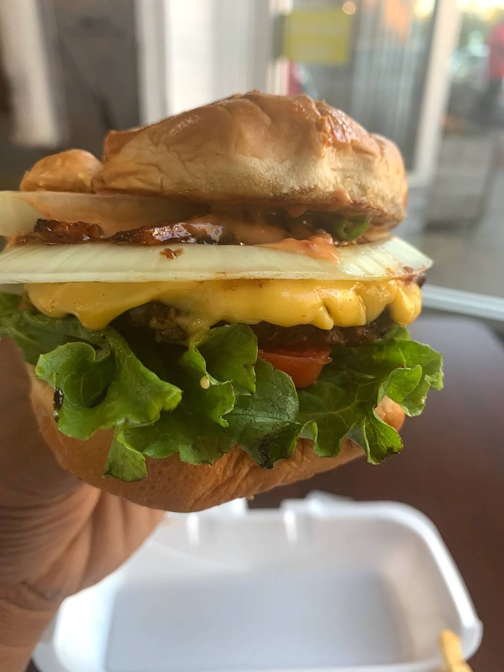 Faux Real Burger Grill | restaurant | 1550 Ralph David Abernathy Blvd, Atlanta, GA 30310, USA | 3108749923 OR +1 310-874-9923