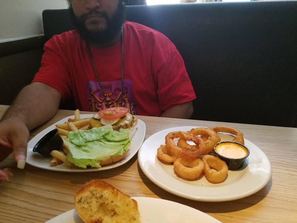 The Reef Seafood & Steak Restaurant | restaurant | 2618 Carpenter Station Rd, Wilmington, DE 19810, USA | 3025291985 OR +1 302-529-1985