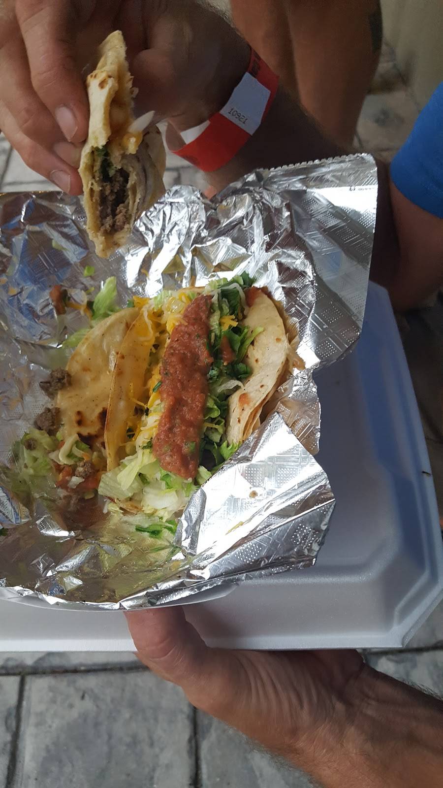 Red Roc Cravings | restaurant | 1413 Cape Coral Pkwy E, Cape Coral, FL 33904, USA | 4197059927 OR +1 419-705-9927