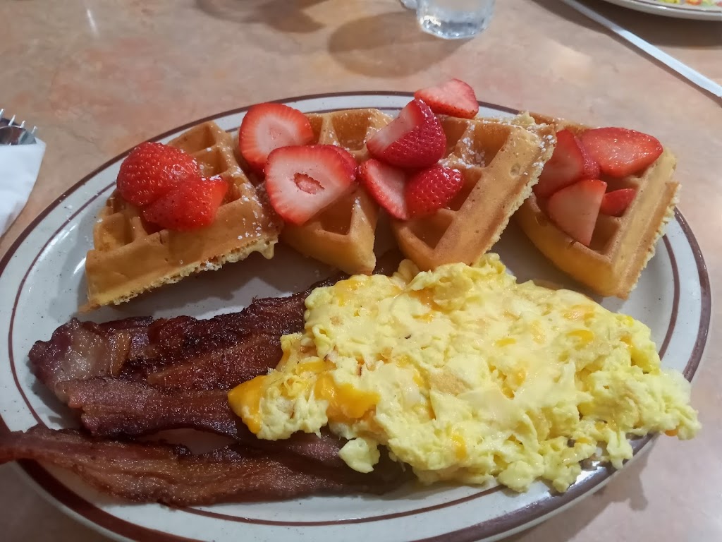 GOLDEN BEAR PANCAKE & CREPERY RESTAURANT | restaurant | 16851 Torrence Ave, Lansing, IL 60438, USA | 7088896293 OR +1 708-889-6293