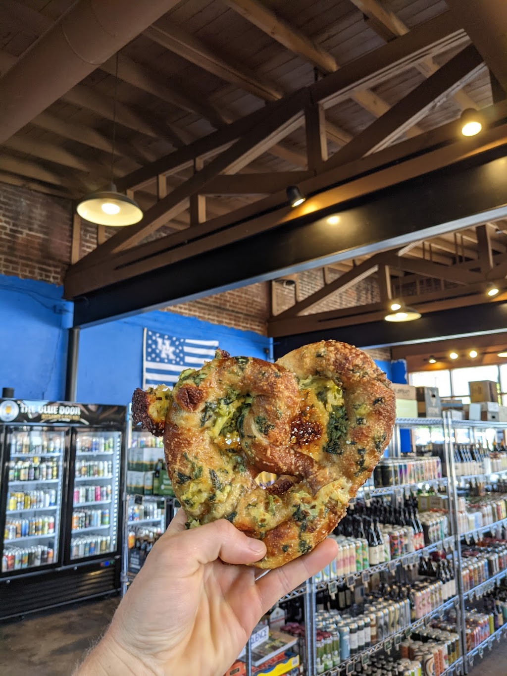 The Blue Door Bottleshop & Beer Hall | restaurant | 146 3rd Ave E, Hendersonville, NC 28792, USA | 8282904191 OR +1 828-290-4191