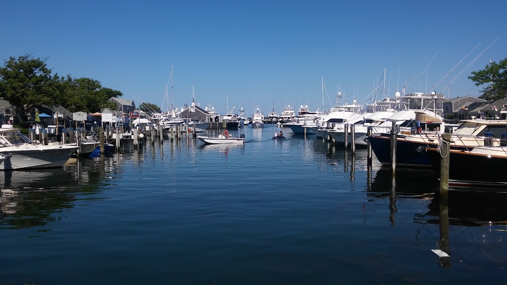 Nantucket Tavern & Gazebo | restaurant | 4 Harbor Square, Nantucket, MA 02554, USA | 5082281266 OR +1 508-228-1266