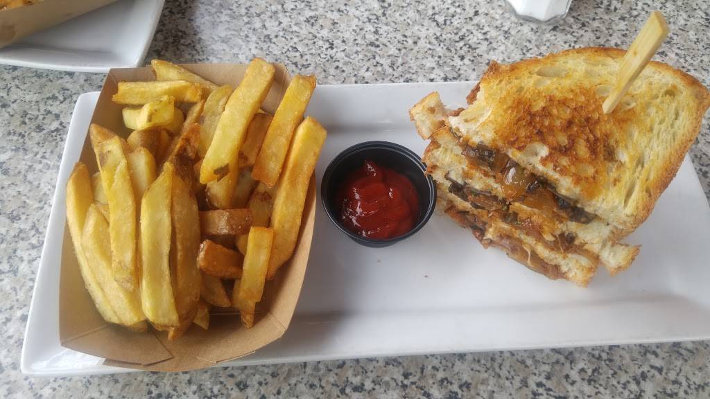 Kelseys Original Roadhouse | restaurant | 50 Cinemart Dr, Scarborough, ON M1B 3C3, Canada | 4162832937 OR +1 416-283-2937