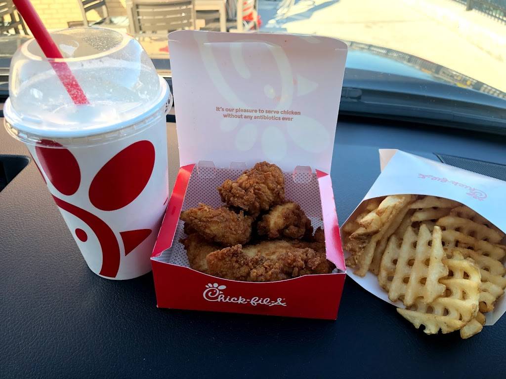 Chick-fil-A | restaurant | 1530 Old Country Rd, Westbury, NY 11590, USA | 5162222530 OR +1 516-222-2530