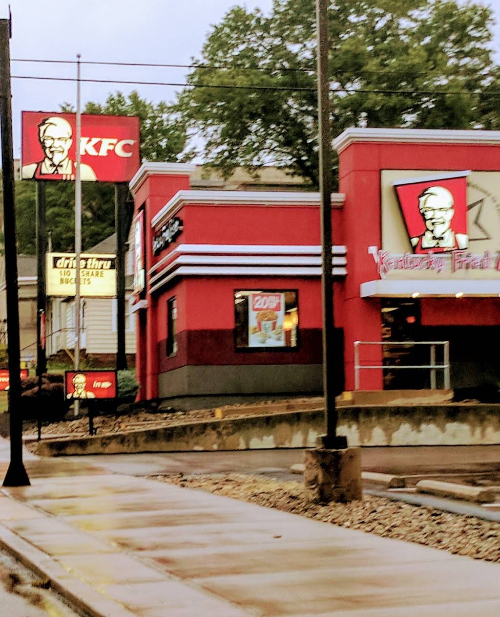 KFC | restaurant | 156 N Lincoln Ave, Salem, OH 44460, USA | 3303321317 OR +1 330-332-1317