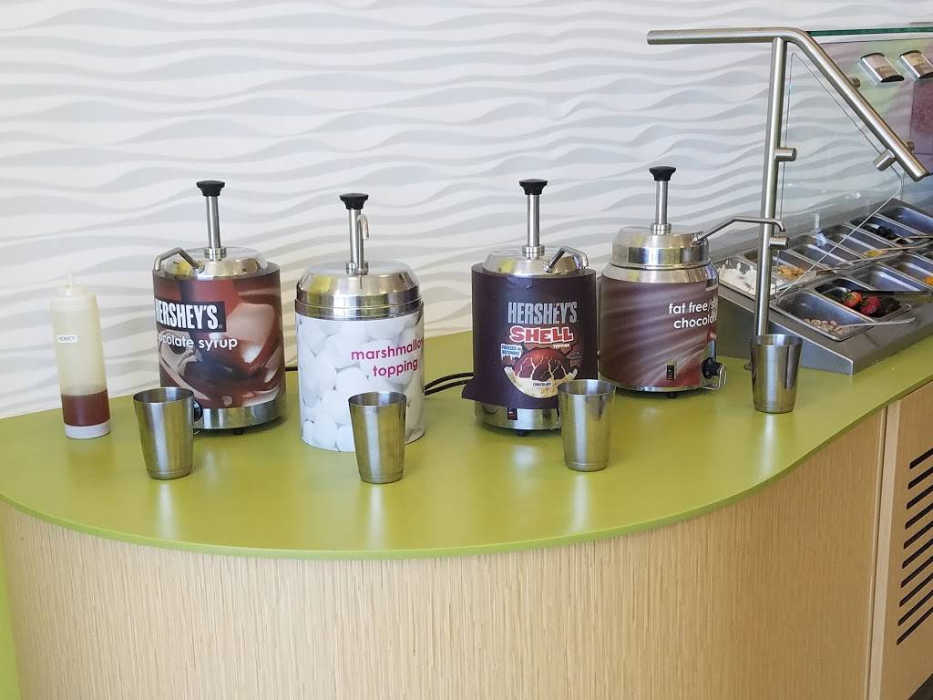 Menchies Frozen Yogurt | restaurant | 110 General Stilwell Dr Suite104, Marina, CA 93933, USA | 8313240236 OR +1 831-324-0236