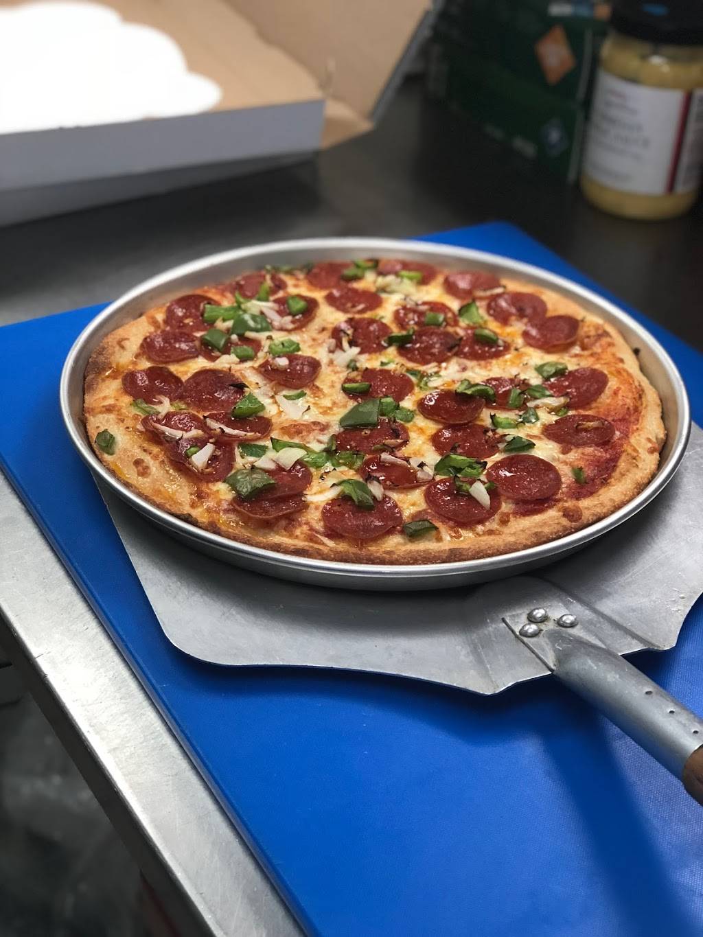 Giovannis Pizza Parma | meal delivery | 10389 W Pleasant Valley Rd, Parma, OH 44130, USA | 4408823939 OR +1 440-882-3939