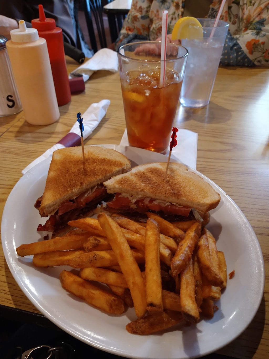 West Valley Bar & Grill | restaurant | 1212 S 80th Ave, Yakima, WA 98908, USA | 5099669370 OR +1 509-966-9370