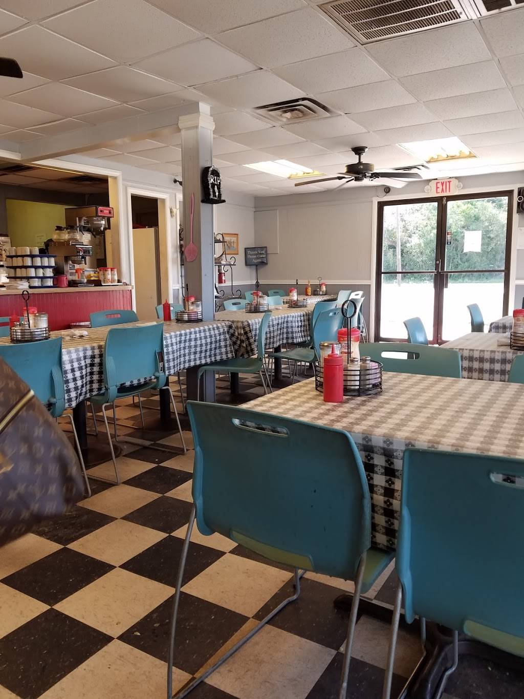 D & M Diner | restaurant | 1100 E Houston St, Cleveland, TX 77327, USA | 2816590277 OR +1 281-659-0277