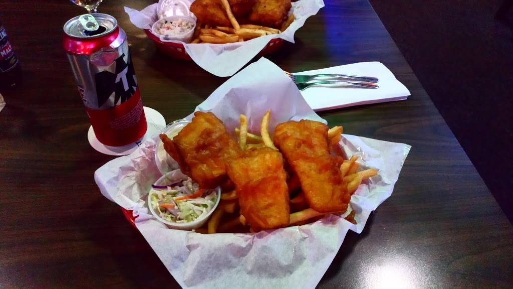 Wooden Chicken Pub | restaurant | 12500 NE Sandy Blvd, Portland, OR 97230, USA | 5032538893 OR +1 503-253-8893