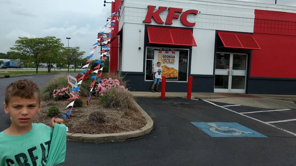 KFC | restaurant | 5321 Salem Ave, Trotwood, OH 45426, USA | 9378372737 OR +1 937-837-2737