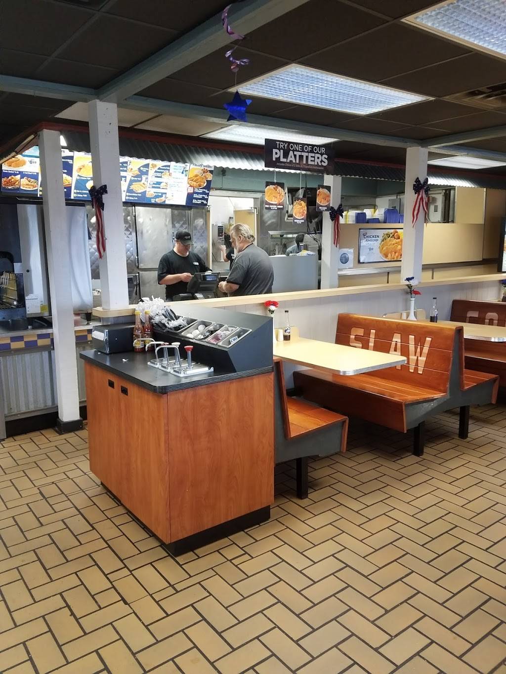 Long John Silvers | restaurant | 148 E Dayton Yellow Springs Rd, Fairborn, OH 45324, USA | 9378785134 OR +1 937-878-5134