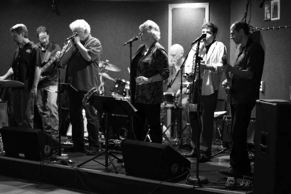 Brickette Lounge | restaurant | 1339 Pottstown Pike, West Chester, PA 19380, USA | 6106969656 OR +1 610-696-9656