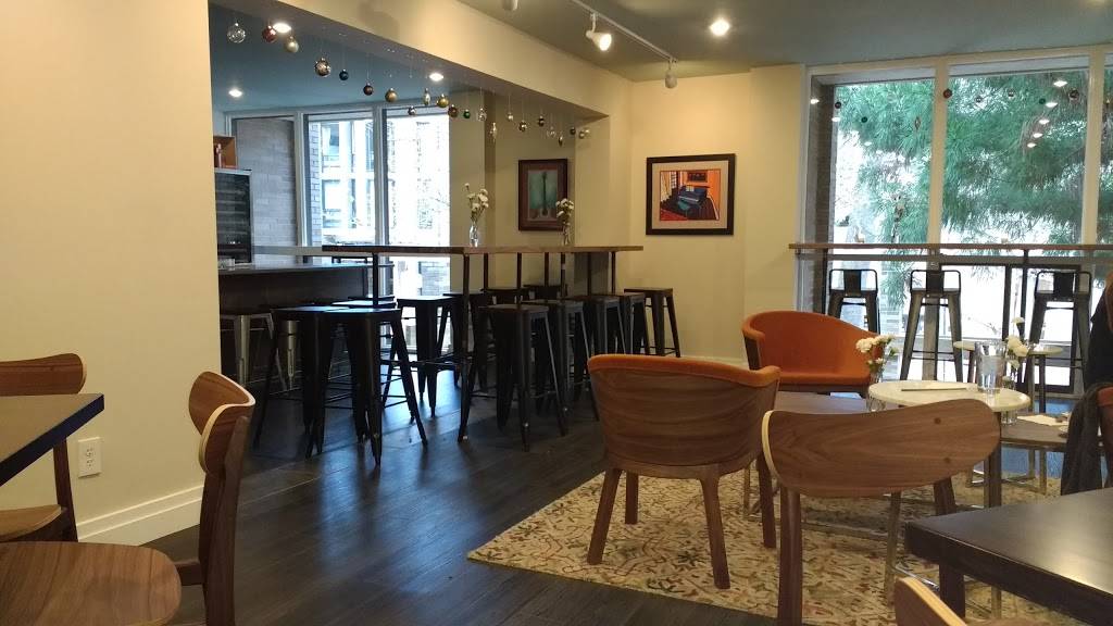 Lake Anne Coffee House & Wine Bar | restaurant | 1612 Washington Plaza N, Reston, VA 20190, USA | 7034819766 OR +1 703-481-9766