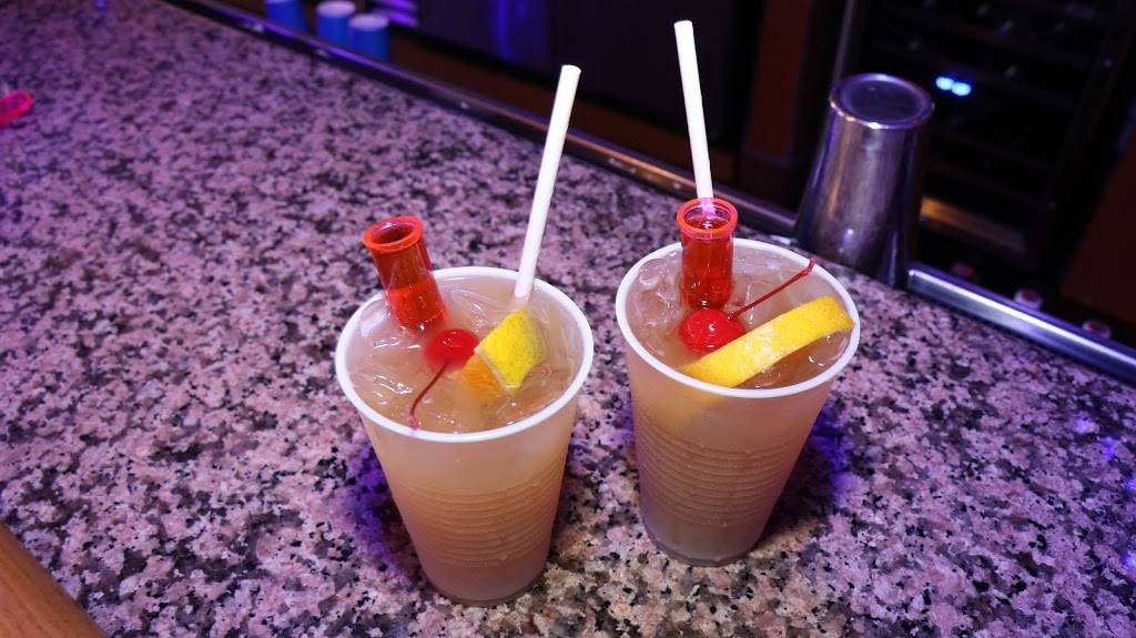 Tacky Tiki Bar & Grill | restaurant | 8800 Vistana Centre Dr, Orlando, FL 32821, USA | 4072393100 OR +1 407-239-3100