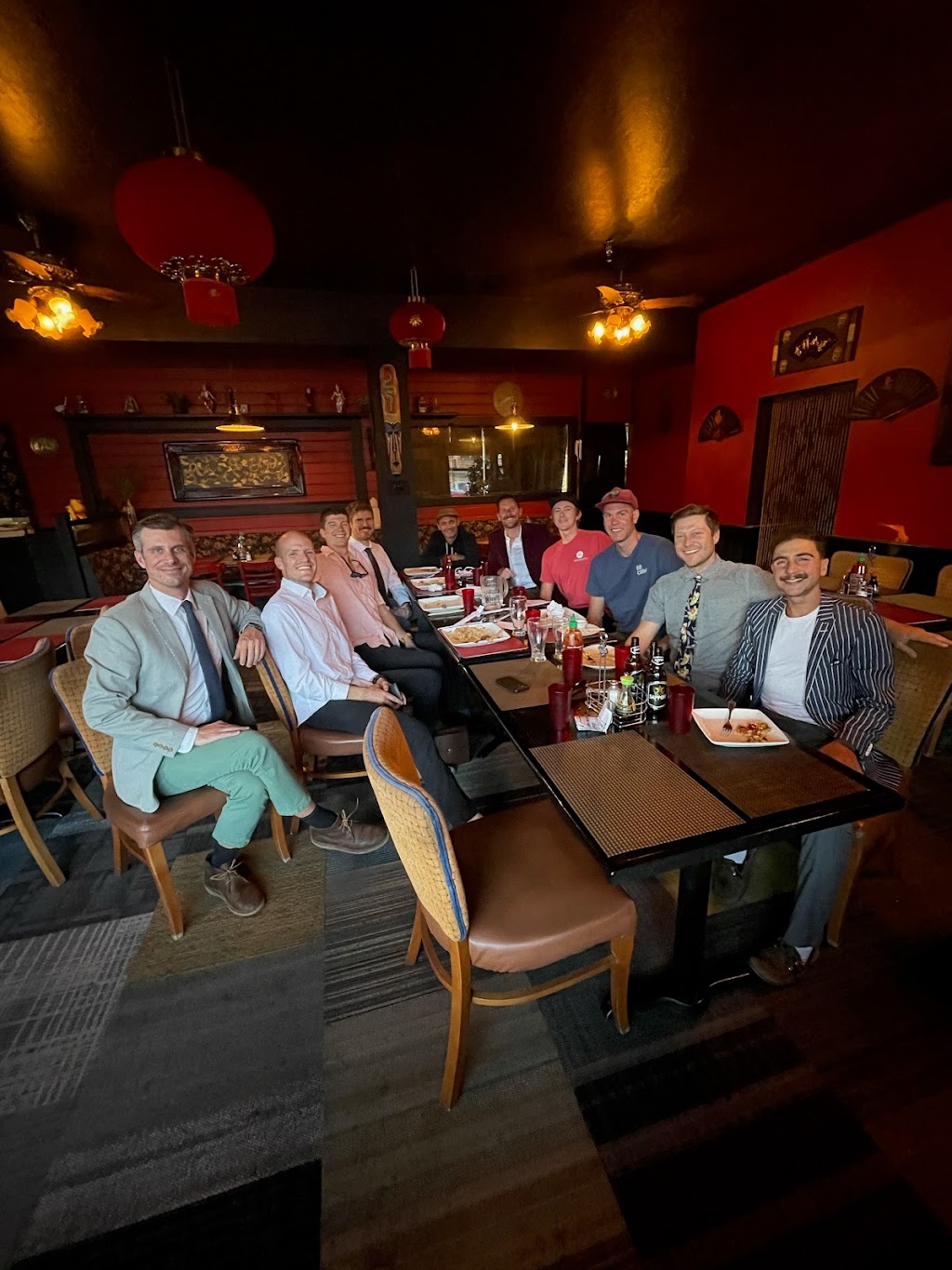 Chinese Wok & Roll | restaurant | 549 Old Mammoth Rd, Mammoth Lakes, CA 93546, USA | 7609242646 OR +1 760-924-2646