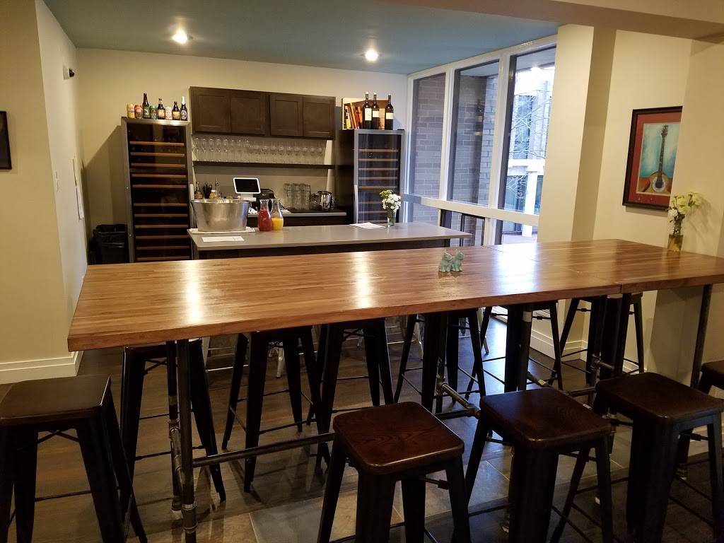 Lake Anne Coffee House & Wine Bar | restaurant | 1612 Washington Plaza N, Reston, VA 20190, USA | 7034819766 OR +1 703-481-9766