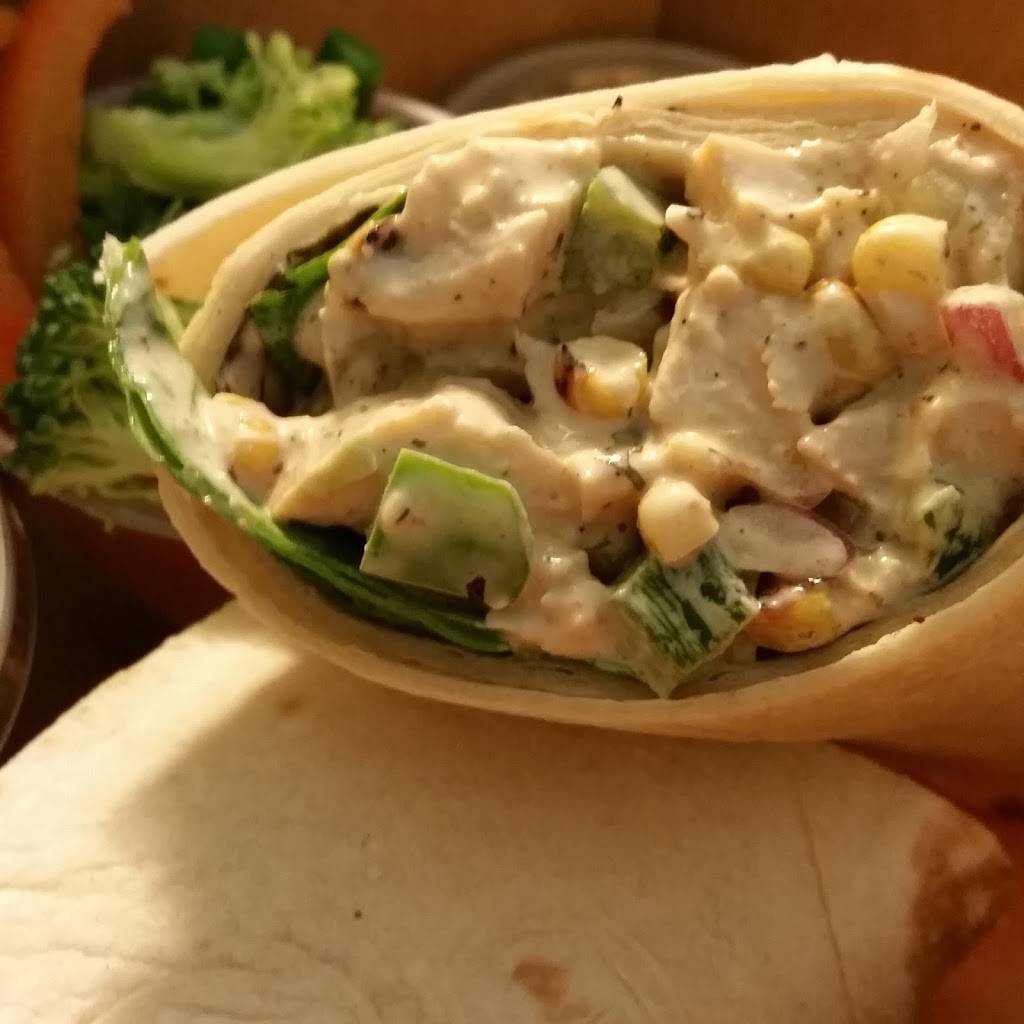 LunchBox | meal takeaway | 2817 St Joseph Blvd, Orléans, ON K1C 1G6, Canada | 6134246003 OR +1 613-424-6003